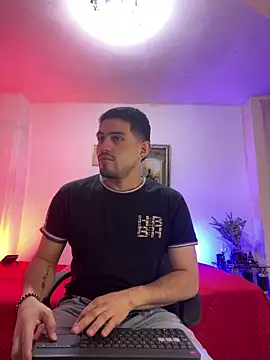 williamsmiiths16 online show from March 16, 11:47 am