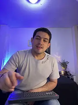 williamsmiiths16 online show from March 29, 1:00 pm