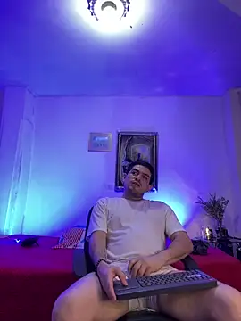 williamsmiiths16 online show from April 1, 2:45 am