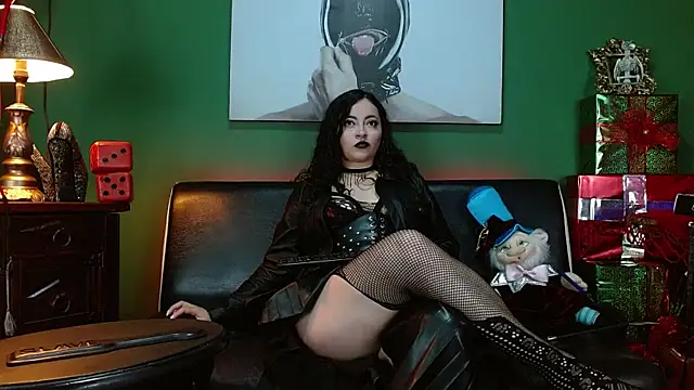 LunaTikka online show from December 19, 4:52 am