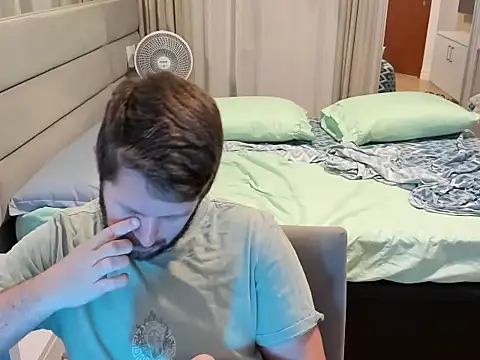 Snapshot of RipMyUnderwear chatting on December 15, 9:41 pm RipMyUnderwear online show from December 15, 9:41 pm