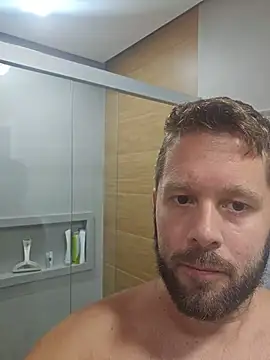 Snapshot of RipMyUnderwear chatting on January 8, 1:35 pm RipMyUnderwear online show from January 8, 1:35 pm