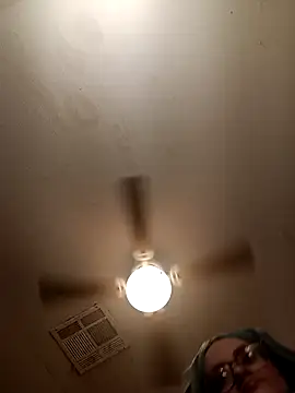 snowbird1117 online show from March 26, 7:47 am