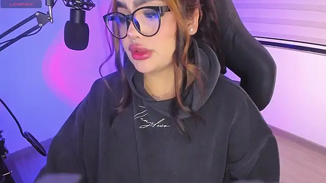 asheryn online show from February 12, 1:44 am