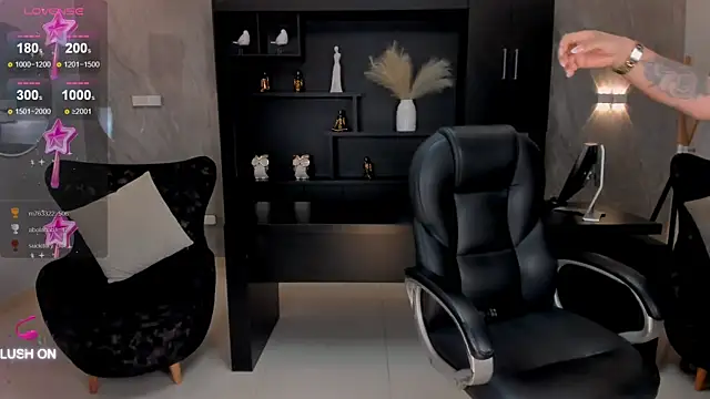 ChloeManson online show from December 13, 1:37 am