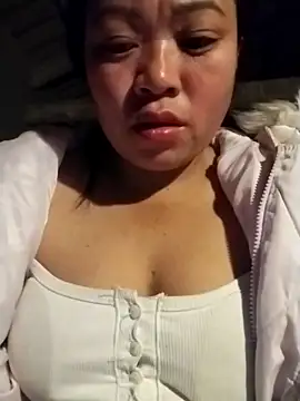 Snapshot of AlilaK2 chatting on December 14, 10:14 pm AlilaK2 online show from December 14, 10:14 pm