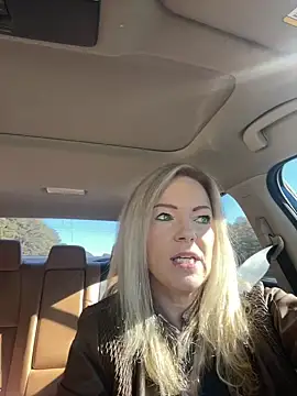 Snapshot of sinfulsara chatting on December 16, 5:51 pm sinfulsara online show from December 16, 5:51 pm