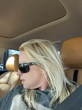 Snapshot of sinfulsara chatting on February 16, 8:38 pm sinfulsara online show from February 16, 8:38 pm