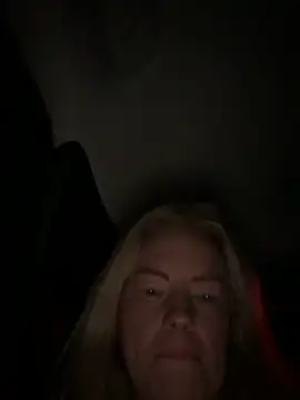 Snapshot of sinfulsara chatting on March 1, 6:04 am sinfulsara online show from March 1, 6:04 am