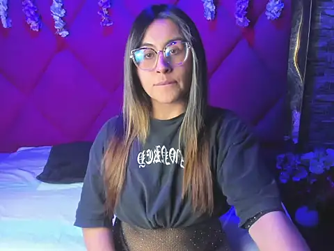 Freyaa Millerr  online show from December 4, 3:27 am