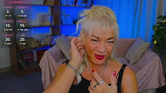 AnittaHarris  online show from April 16, 10:49 am