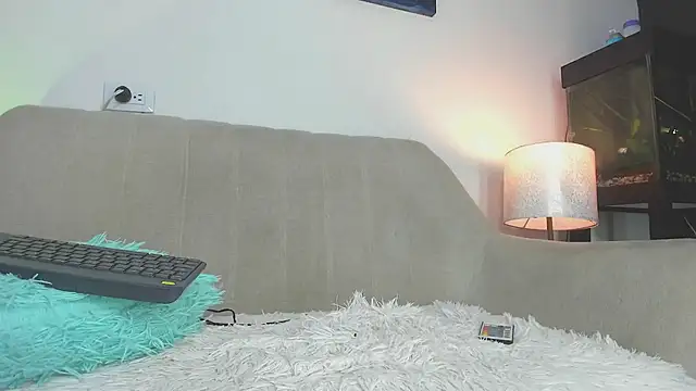 Snapshot of drakomilck chatting on December 16, 5:12 am drakomilck online show from December 16, 5:12 am