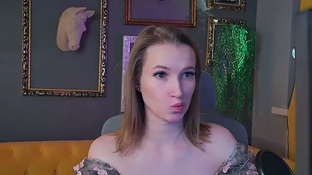 Snapshot of Megan_Rodgers chatting on February 8, 5:38 pm Megan Rodgers online show from February 8, 5:38 pm