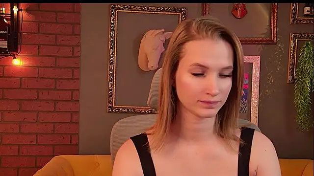 Snapshot of Megan_Rodgers chatting on February 13, 5:42 pm Megan Rodgers online show from February 13, 5:42 pm