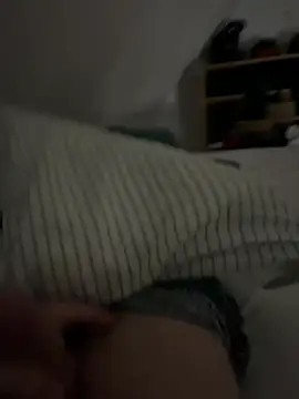 Snapshot of hannes256102 chatting on February 7, 7:56 am hannes256102 online show from February 7, 7:56 am