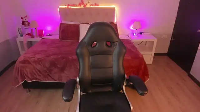 Snapshot of Celeste_Rous__ chatting on December 5, 12:36 pm Celeste Rous online show from December 5, 12:36 pm