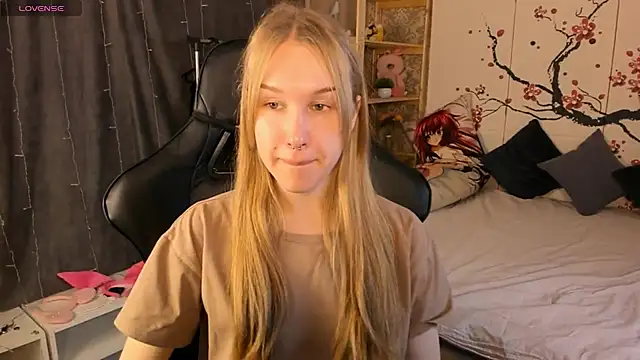 Snapshot of Katy_Midocalm chatting on December 19, 6:31 am Katy Midocalm online show from December 19, 6:31 am