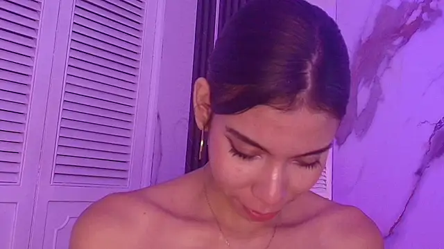 BellaHarpeer online show from March 28, 7:41 am