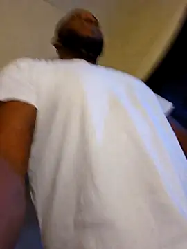 iLOVETRAY96 online show from February 22, 1:42 pm