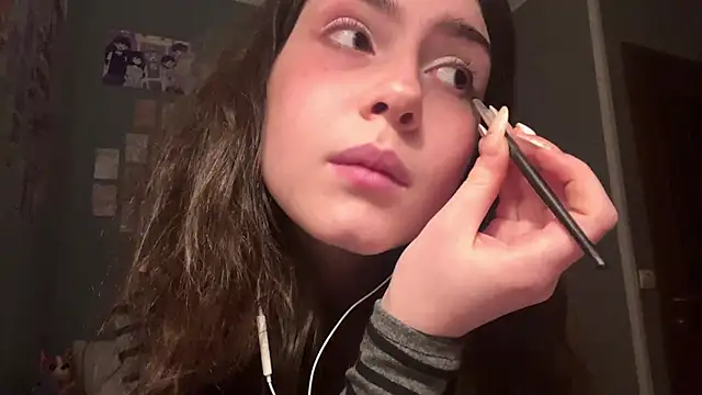 Snapshot of UnaskedGod chatting on December 14, 2:22 pm UnaskedGod online show from December 14, 2:22 pm