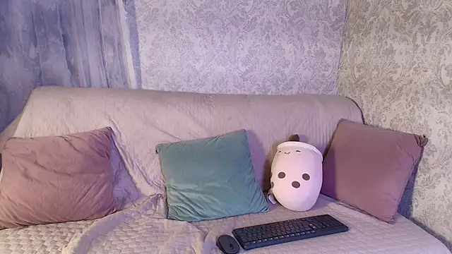 Snapshot of Nia__S chatting on January 15, 12:10 pm Nia S online show from January 15, 12:10 pm