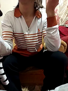 Snapshot of riballll9 chatting on February 6, 3:11 am riballll9 online show from February 6, 3:11 am