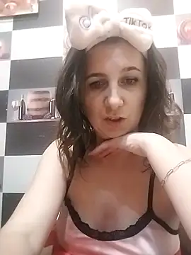 Koshova 1316 online show from December 18, 8:48 pm