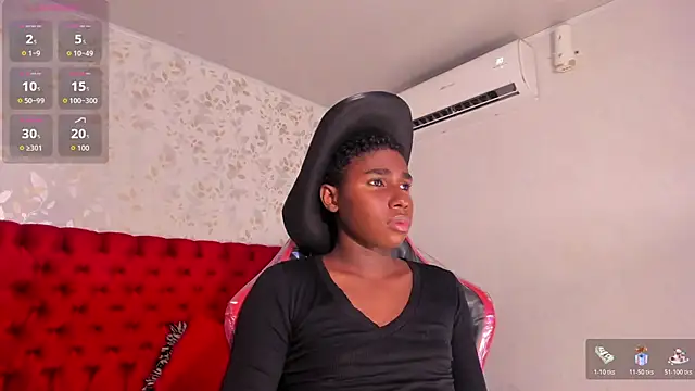 Snapshot of teylor_lovee chatting on February 4, 8:58 pm teylor lovee online show from February 4, 8:58 pm