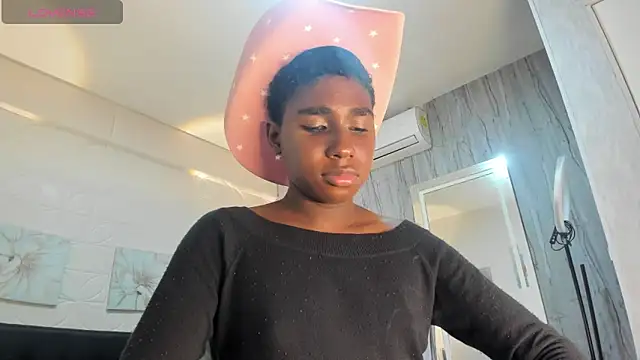 Snapshot of teylor_lovee chatting on February 7, 10:02 pm teylor lovee online show from February 7, 10:02 pm