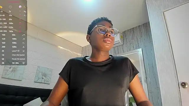 Snapshot of teylor_lovee chatting on February 8, 8:56 pm teylor lovee online show from February 8, 8:56 pm