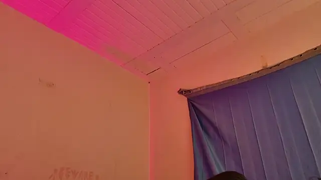 MoonLipsON- online show from April 8, 10:59 am