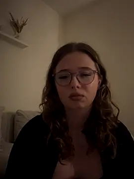 Snapshot of GermanRose chatting on December 16, 8:58 pm GermanRose online show from December 16, 8:58 pm