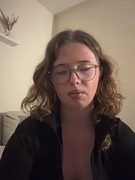 Snapshot of GermanRose chatting on December 17, 9:21 pm GermanRose online show from December 17, 9:21 pm