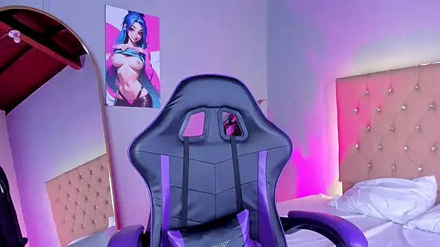 Snapshot of EmmaLawrence_ chatting on December 14, 7:40 pm EmmaLawrence online show from December 14, 7:40 pm