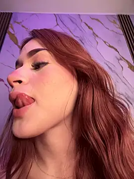 Snapshot of Francesca_Galeano chatting on December 17, 8:48 pm Francesca Galeano online show from December 17, 8:48 pm