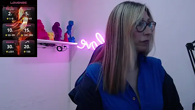 Snapshot of Scarlett_079 chatting on January 11, 11:48 am Scarlett 079 online show from January 11, 11:48 am