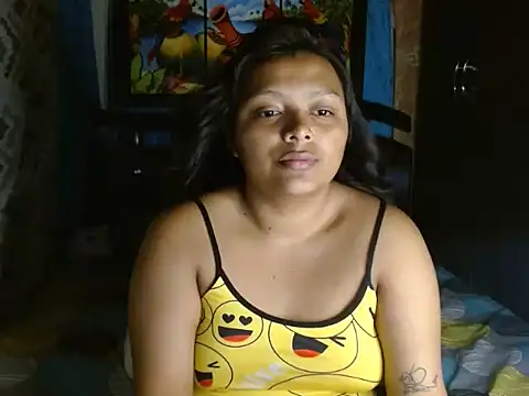 Snapshot of caro_lil chatting on February 26, 4:33 am caro lil online show from February 26, 4:33 am