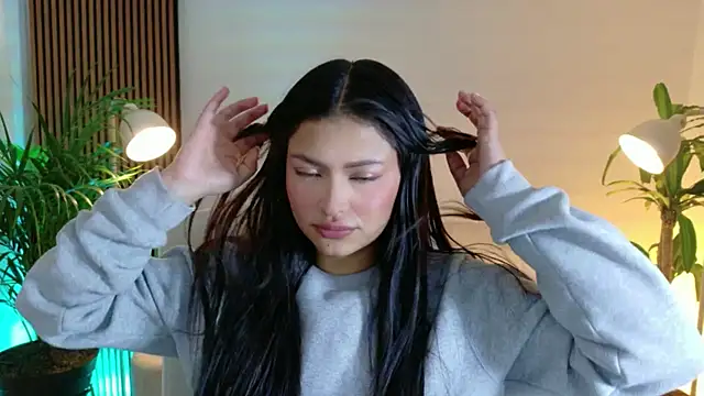 victoria   moon online show from January 8, 1:24 pm