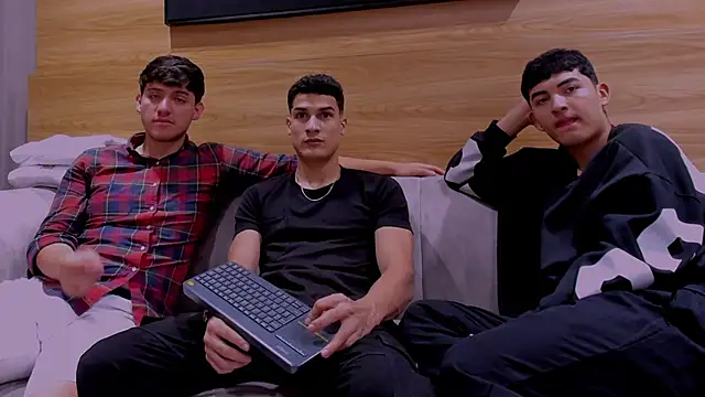 Snapshot of big__friends chatting on December 15, 1:48 pm big friends online show from December 15, 1:48 pm