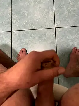 Snapshot of rokis12 chatting on December 4, 4:22 am rokis12 online show from December 4, 4:22 am