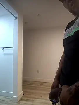 moneytalk516 online show from February 11, 1:10 am