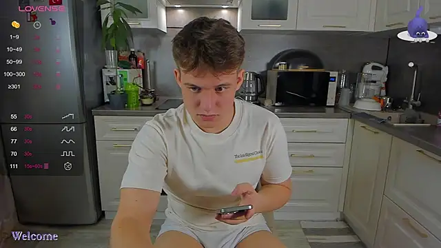 Snapshot of fruitninjaga chatting on December 17, 10:54 am fruitninjaga online show from December 17, 10:54 am