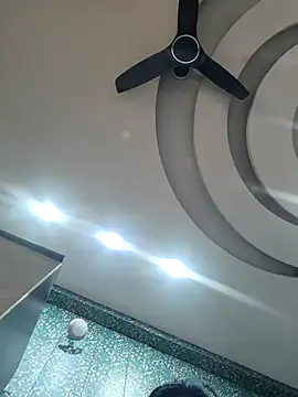 Snapshot of desiriya14 chatting on December 5, 6:00 am desiriya14 online show from December 5, 6:00 am