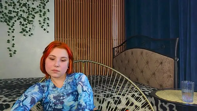 Snapshot of RavenOpaline chatting on March 2, 7:15 am RavenOpaline online show from March 2, 7:15 am