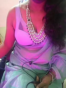 Snapshot of Preeti345 chatting on June 12, 1:32 pm Preeti345 online show from June 12, 1:32 pm