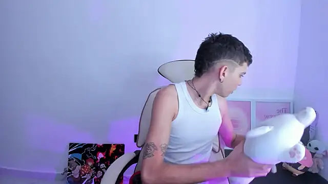 Snapshot of Jasson___ chatting on December 17, 11:27 am Jasson online show from December 17, 11:27 am