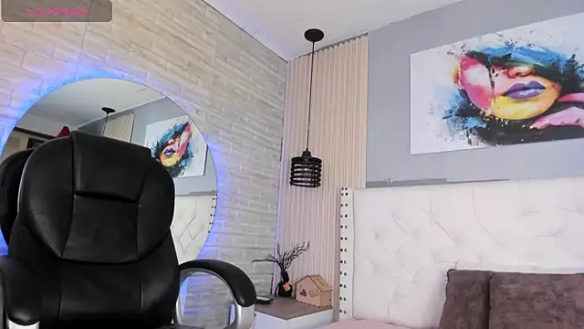 ariana  rosse online show from April 18, 3:10 am