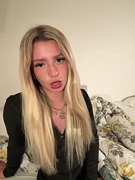 Snapshot of lilavv chatting on February 27, 7:25 pm lilavv online show from February 27, 7:25 pm