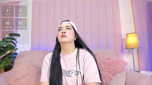 Snapshot of ZiaCooper_ chatting on December 14, 11:59 am ZiaCooper online show from December 14, 11:59 am