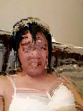 Snapshot of aivitranxxx chatting on December 18, 7:47 am aivitranxxx online show from December 18, 7:47 am